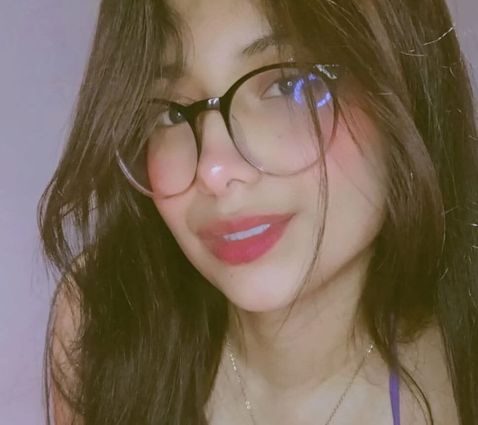 --MiaKhalifa--