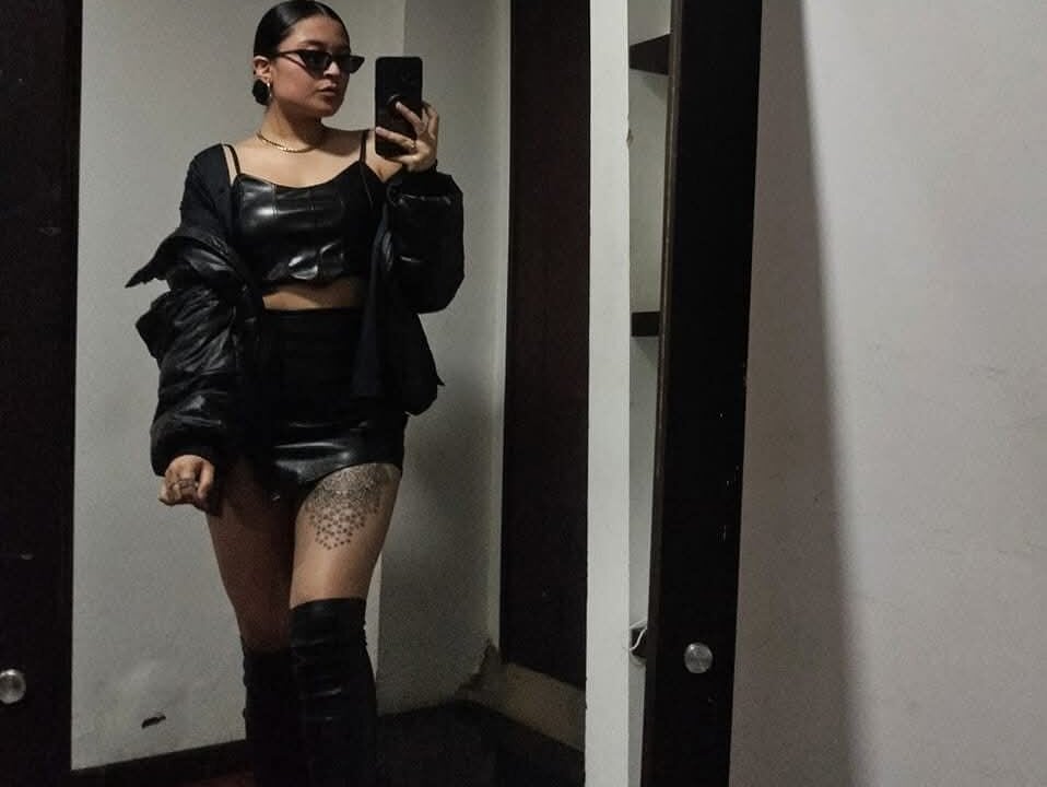 -Loren_-