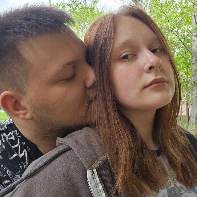 25HotCouple25