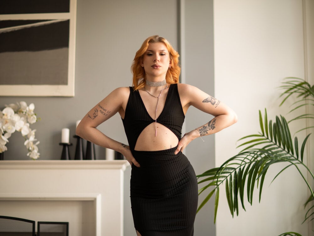 ArianaWest_
