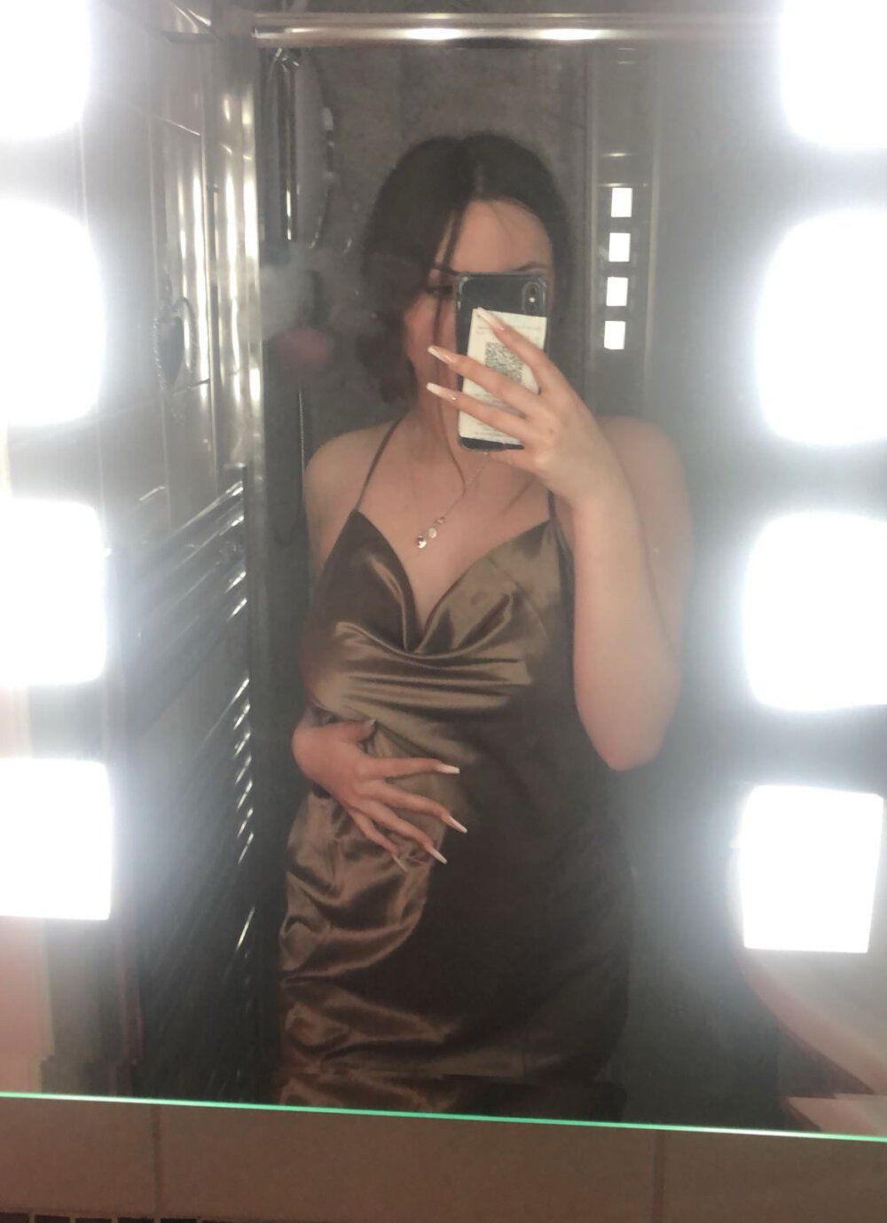 BustyBrunetteTeen
