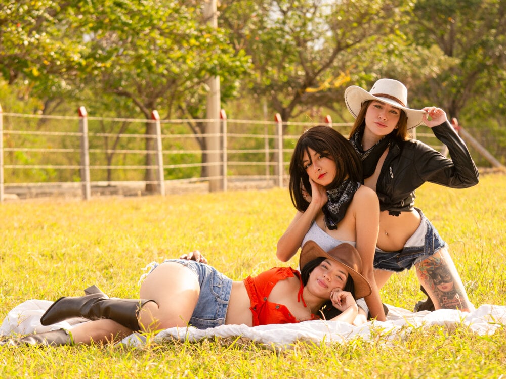 Cowgirls-