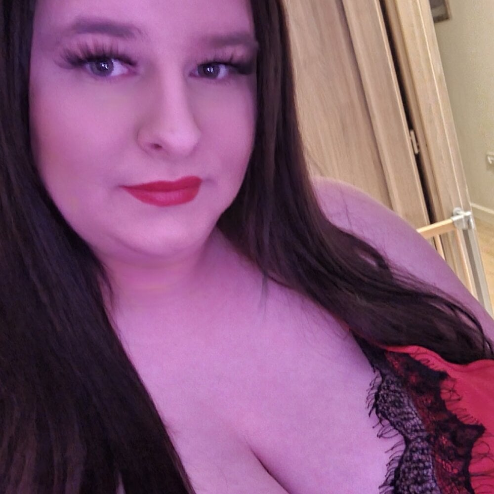 Curvaceouscarla
