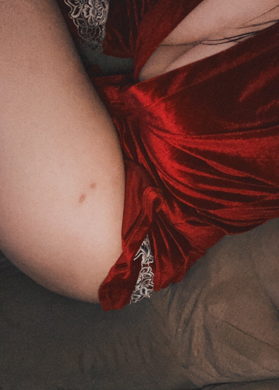 Curvy_WaterFall_Pussy