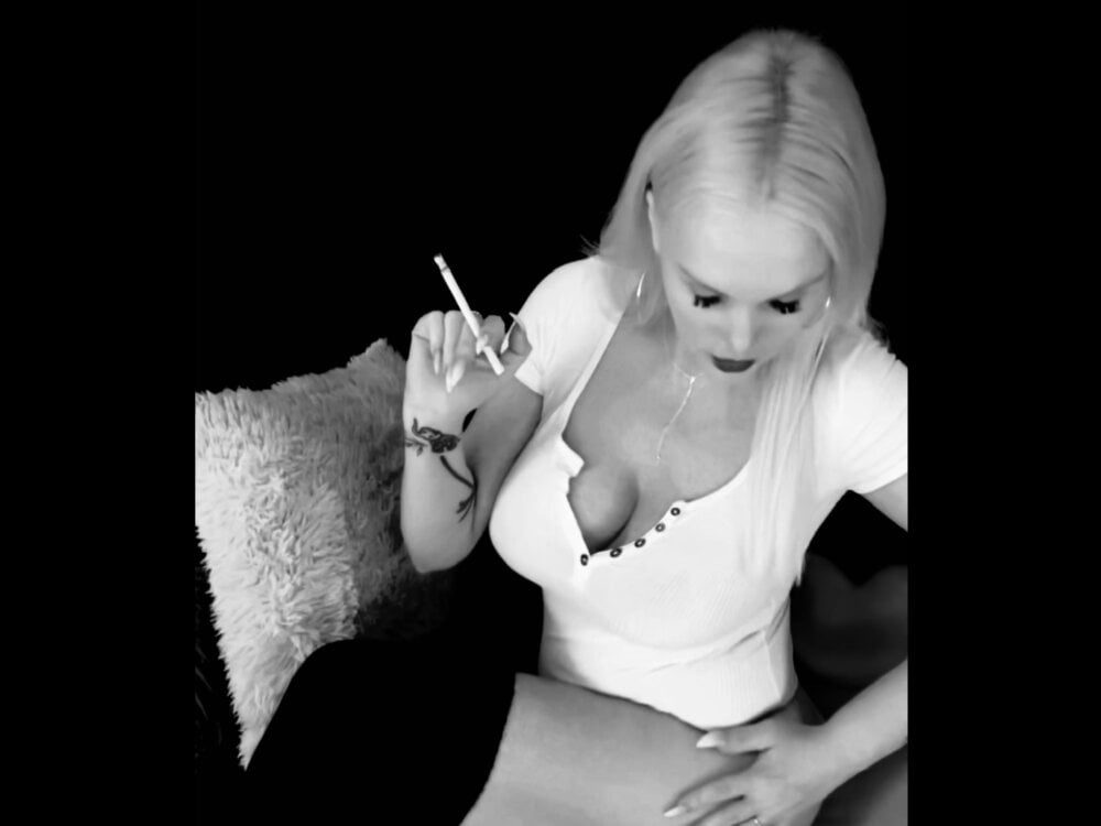Daisy_Hotwife