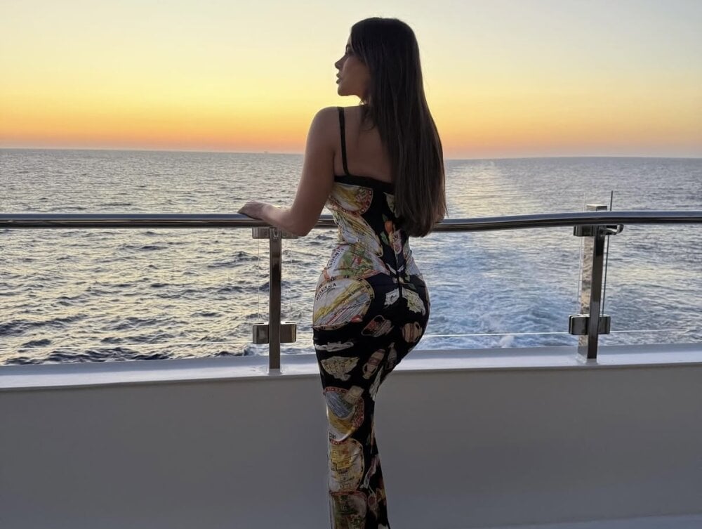 Divyaa_strip