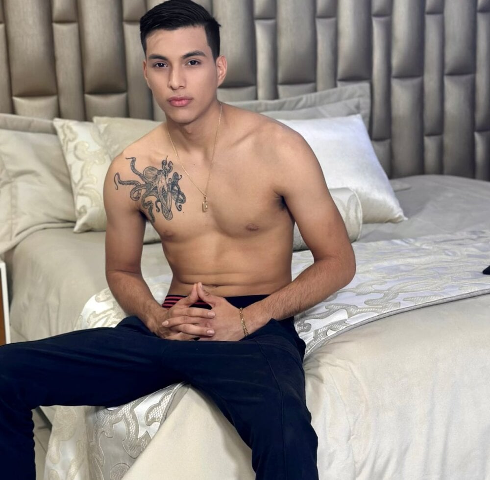 Dylanbisex_hot