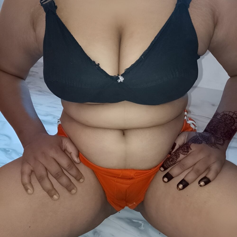 Horny_Desi_Girl