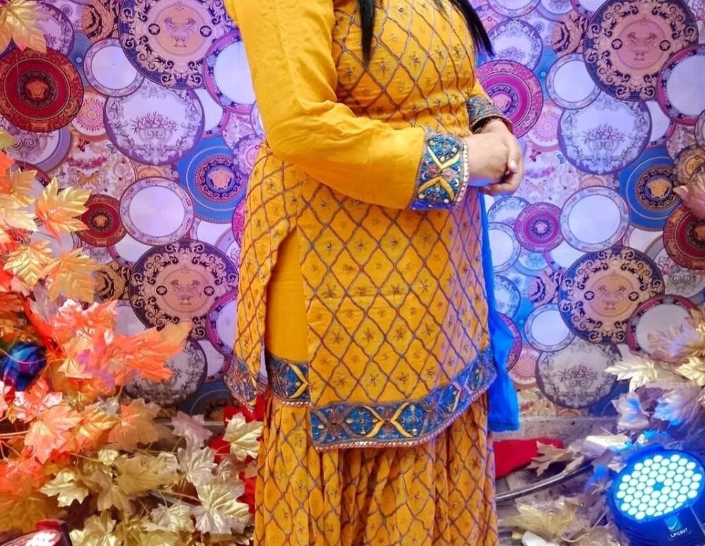 Hot_anshika120