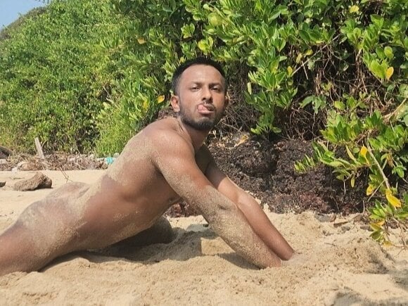 HunkyAriyaan
