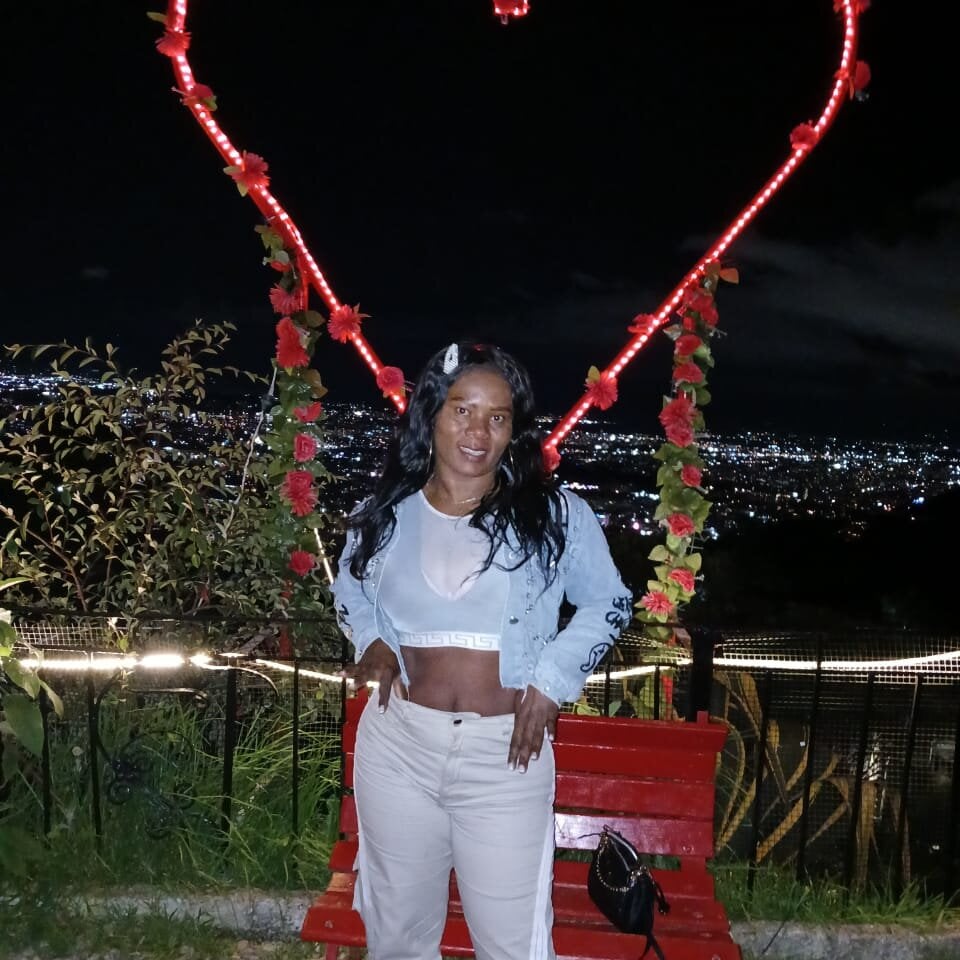 LULU_ALANAA_