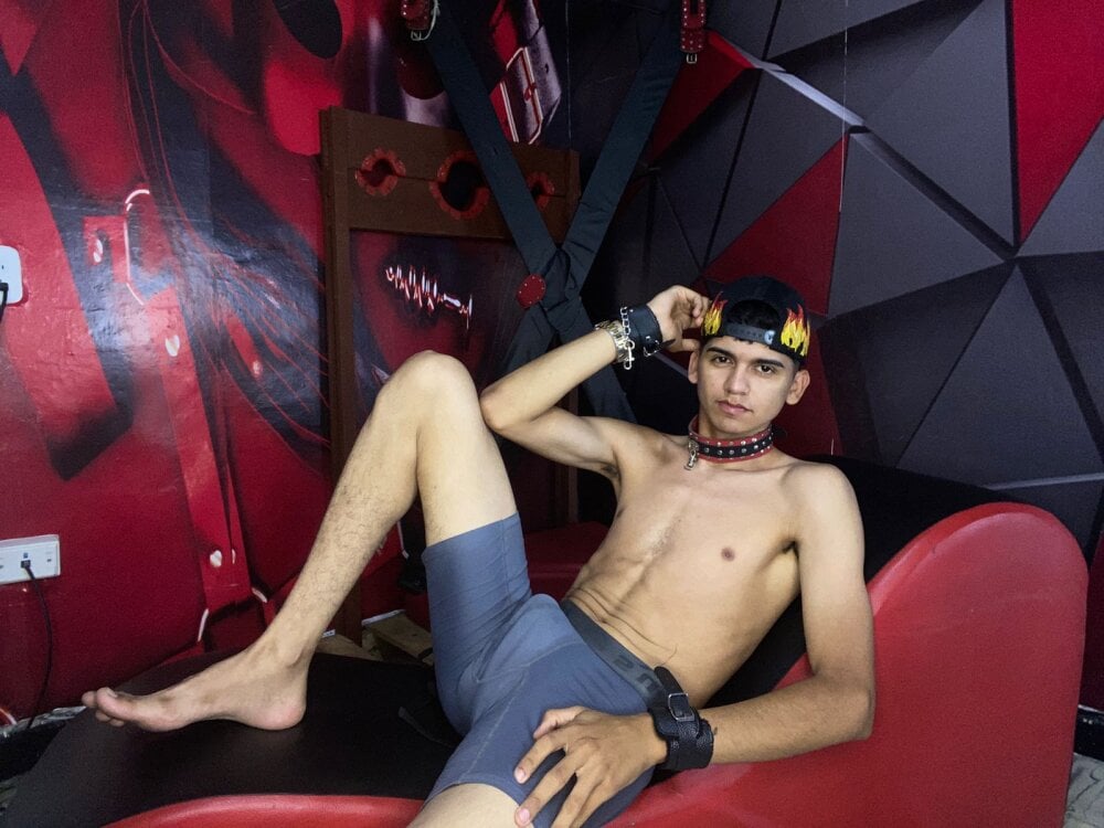 LatinsGuys25
