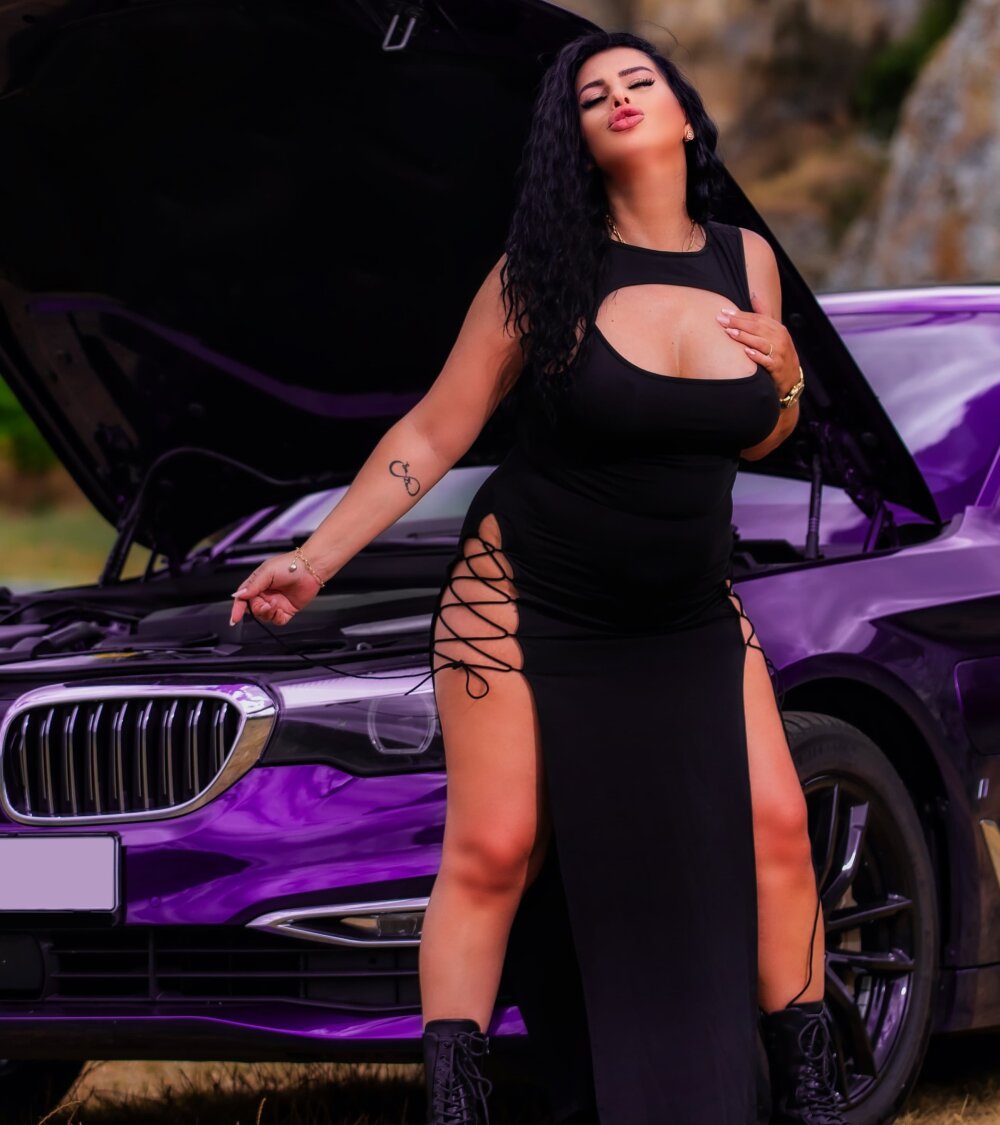 Lauren_Saint