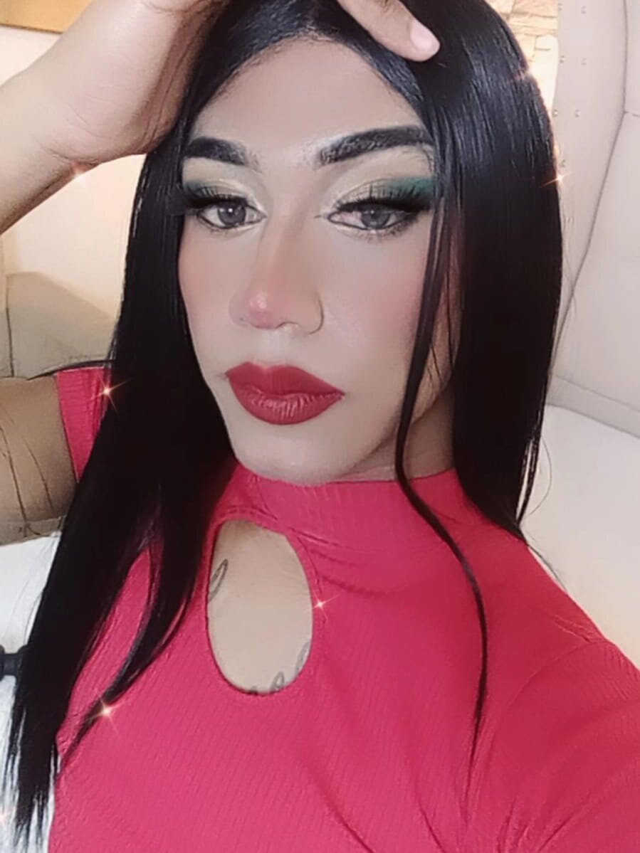 Lucia-Horny24