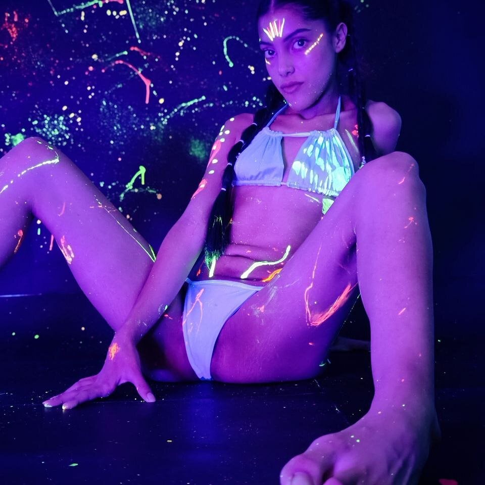 Max_Bella