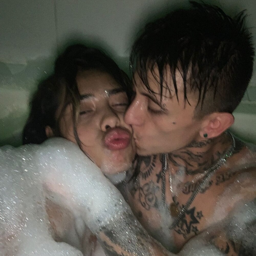 MeganAndMax@xh
