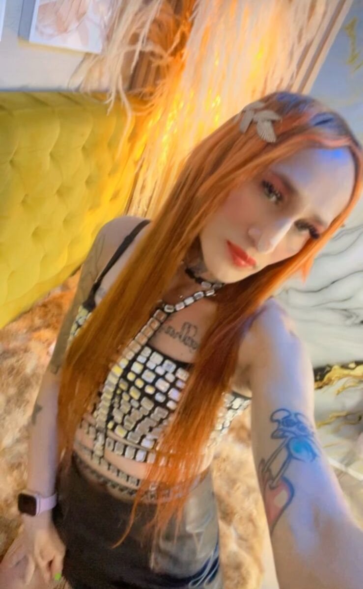 MeghanFoxx_