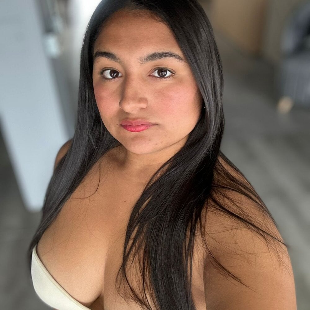 Mia_Blue__
