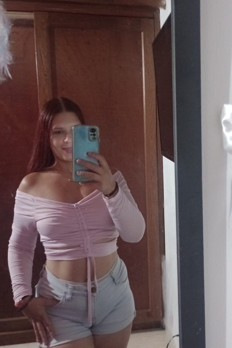 Roxy_Medina