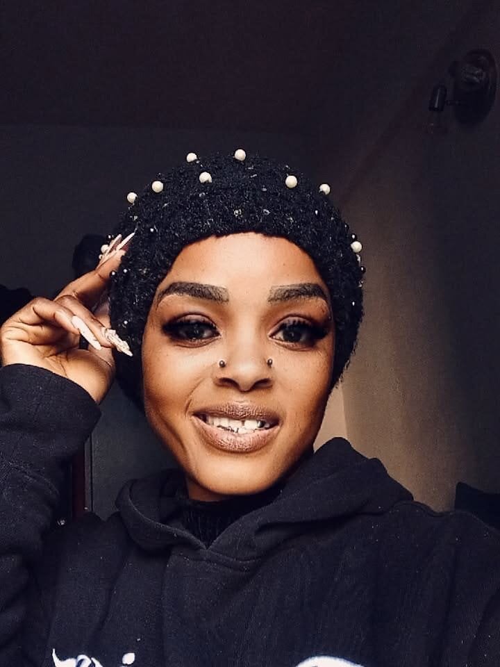 Sexiebootyjoysmile28