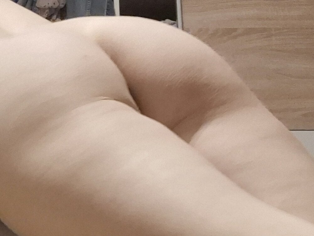 SluttyHotAmy