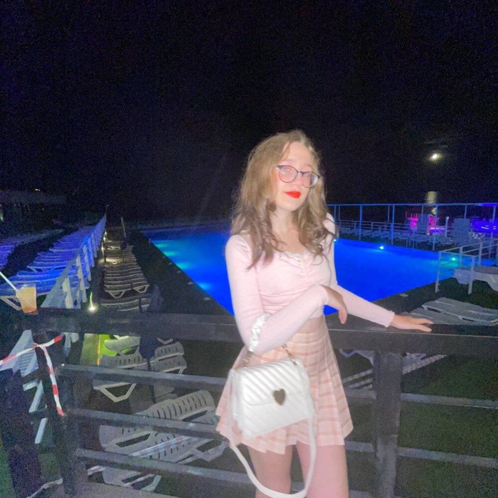 amber_wink