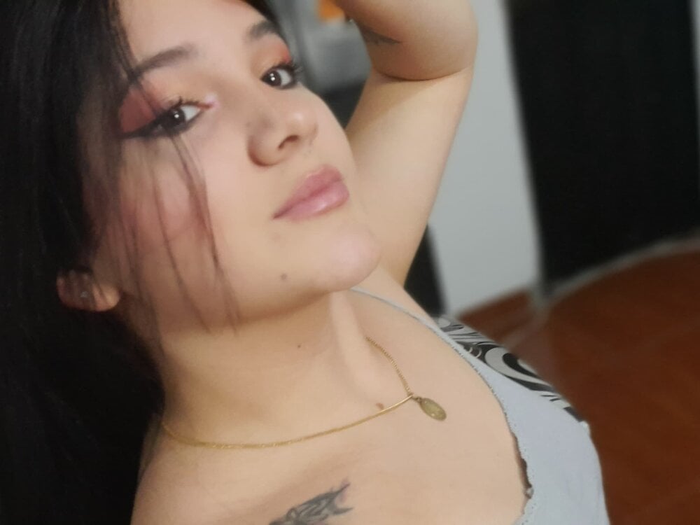 emily_nikolsans