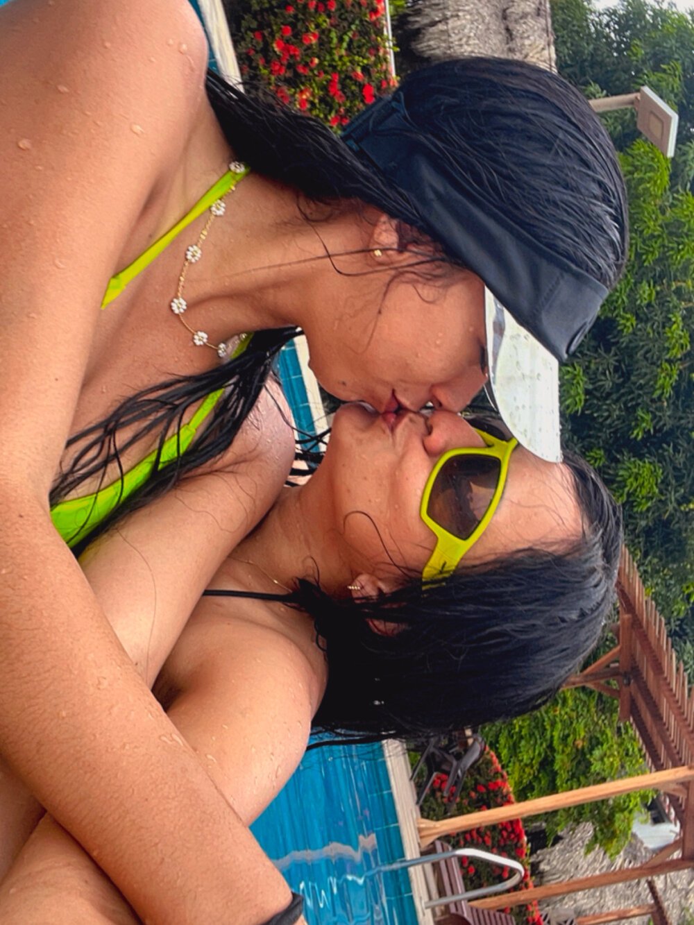 latin_girls_69_