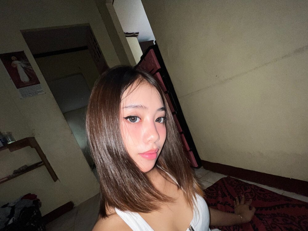 lovely_kiannaHugecock