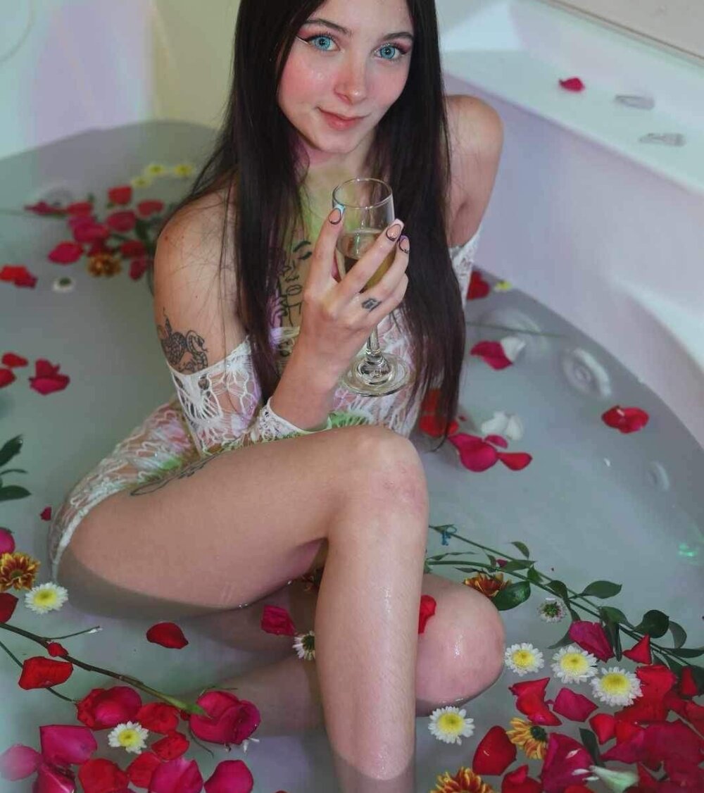 lucyy_tay