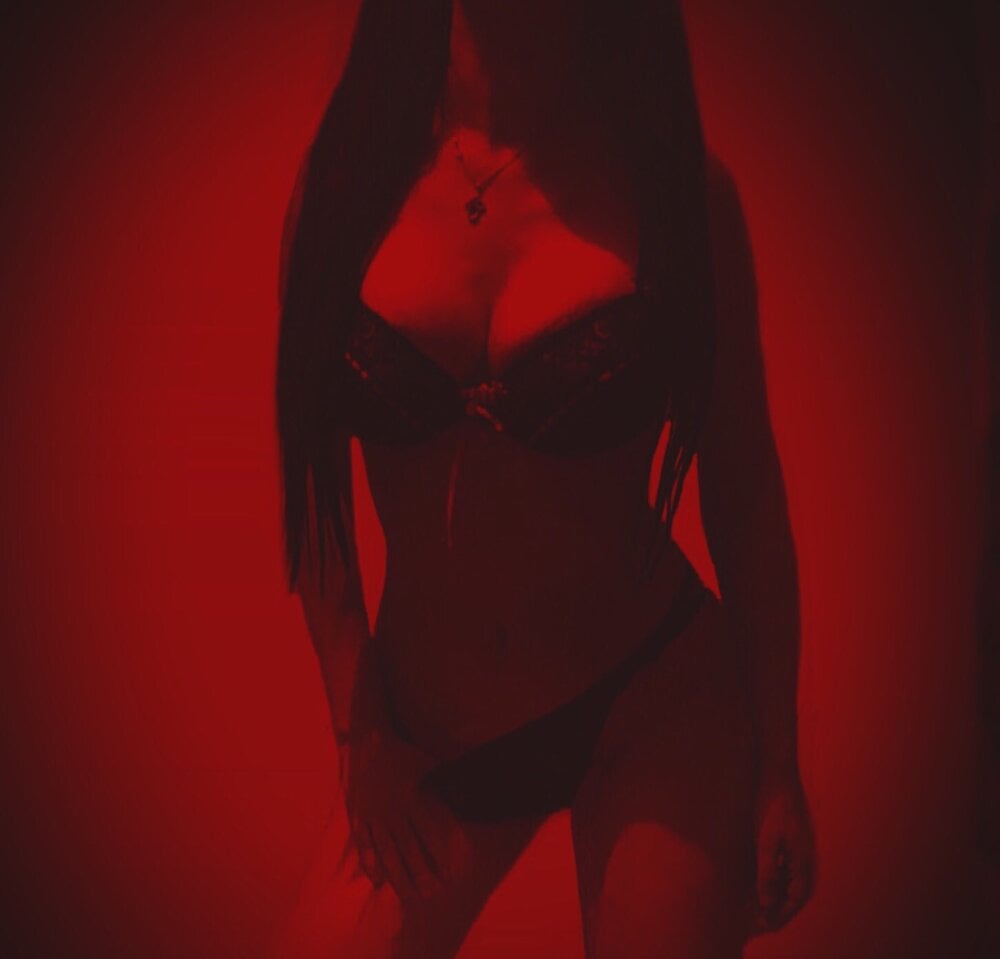 mila_von_tease