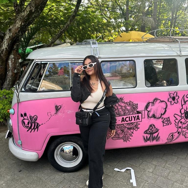 nina_deluxe_
