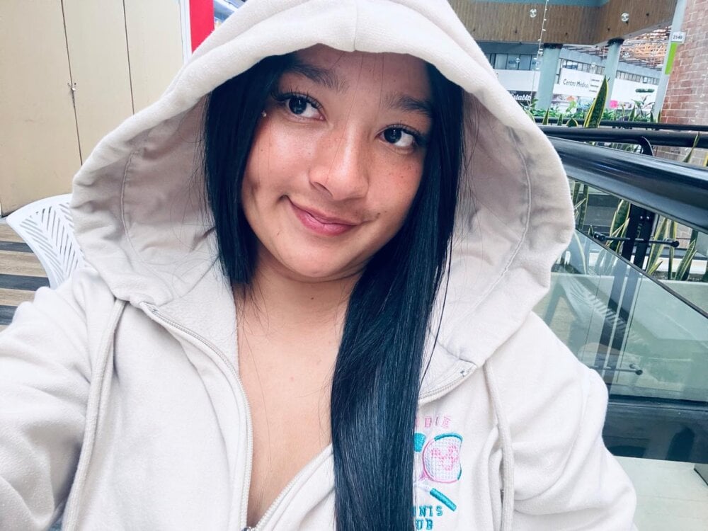 pretti_scarlett