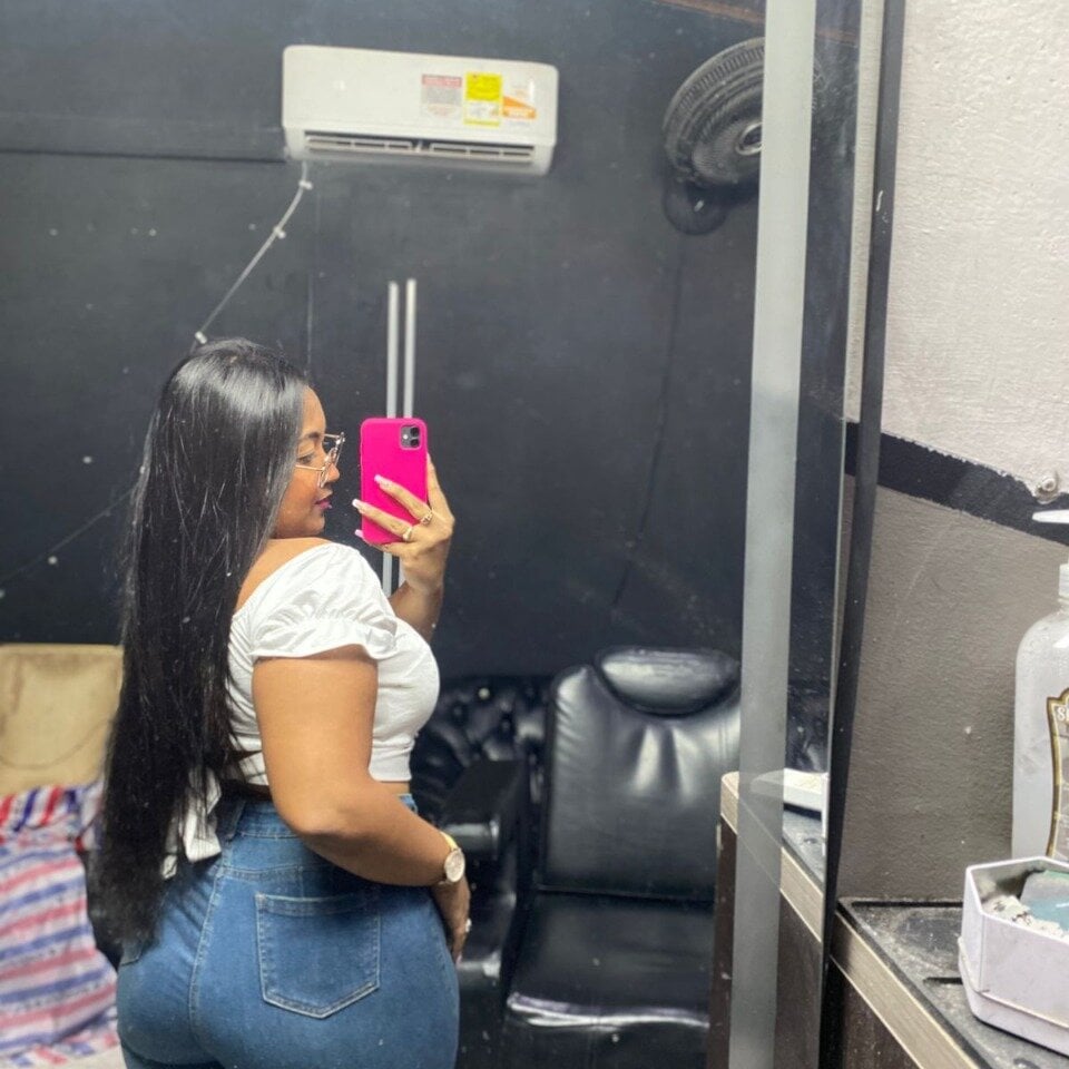 thania_bigboobs