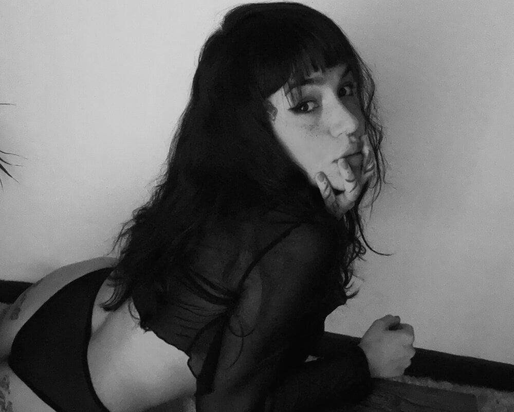 your_horny_angel_66