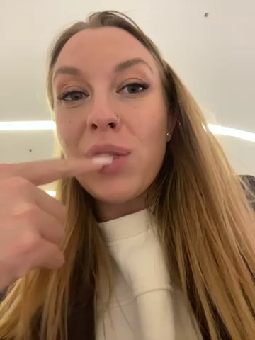 Sweet___Emily live cam screenshot females on SexOnline.top – Live Cams, Videos, GIFs & Chat — screenshot #1